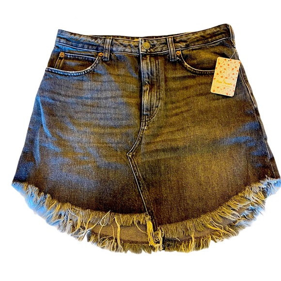 Free People Dresses & Skirts - Free People Skirt Bailey Fray Hem Denim Mini 30